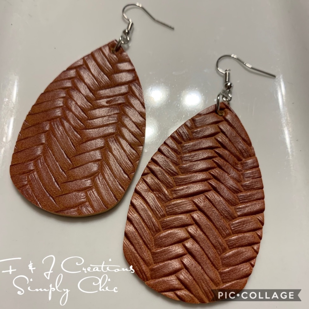 Teardrop ✨Dark Khaki✨ Textured Leather Earrings